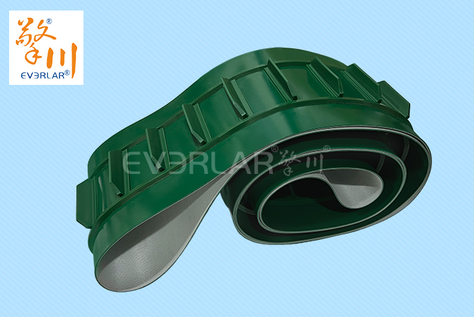 綠色PVC輸送帶加擋板雙導(dǎo)條精準(zhǔn)導(dǎo)向防掉落化工建材涂裝線工業(yè)皮帶